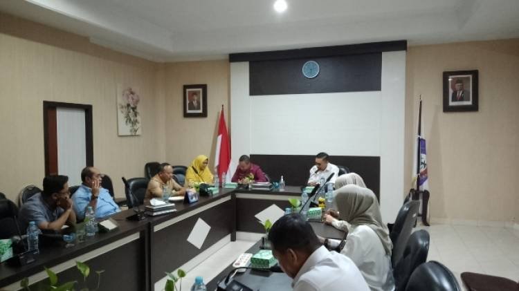 Komisi I Deprov Melakukan Rapat Bersama Dinas PTSP