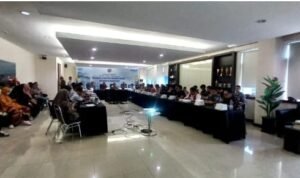 Suasana rapat persiapan pemulangan jemaah haji Gorontalo, yang dipimpin langsung oleh Penjabat Sekdaprov Gorontalo Budiyanto Sidiki di Makassar