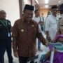 Pj Bupati Boalemo Sherman Moridu saat menyambut kedatangan jemaah haji asal kabupaten Boalemo