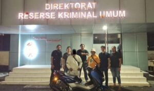 Pelaku curanmor saat diamankan oleh Tim Resmob Polda Gorontalo di back up oleh Tim Resmob Polda Sulawesi Utara