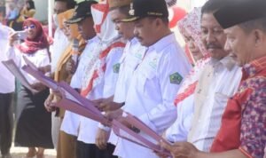 Pj Bupati Boalemo Sherman Moridu saat menghadiri Deklarasi Stop Buang Air Besar Sembarangan (BABS) di Kecamatan Paguyaman