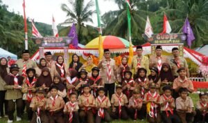 Thariq Modanggu bersama Peserta Pramuka