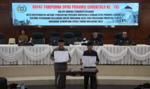 DPRD Provinsi Gorontalo Melaksanakan Pengesahan APBD-P