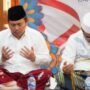 Penjagub Ismail Pakaya dan Wali Kota Gorontalo, saat mengikuti doa dan dzikir bersama, rangkaian tahun baru Islam dan peringatan HUT ke-78 Kemerdekaan RI, di Masjid Agung Baiturrahim, Kota Gorontalo