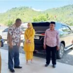 Thariq Modanggu saat meninjau persiapan pengresmian Rumah Sakit Tolinggula Melayani
