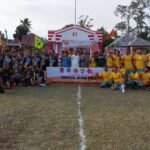Thariq Membuka perandingan Bola Kaki di Kecamatan Sumalata.