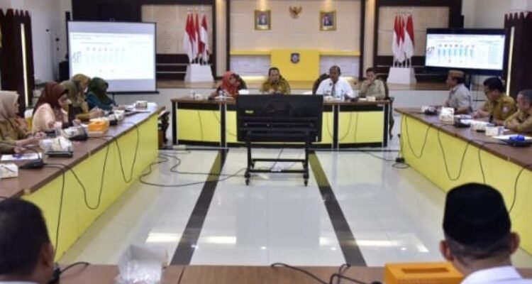 Suasana Rapat lintas OPD terkait Koordinasi dan Evaluasi Percepatan Penurunan Tengkes di Provinsi Gorontalo