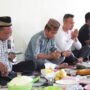 Kepala Desa Tahele, Ramly Pakeu (Tengah / upia karanji) dalam do'a bersama HUT Desa Tahele ke-73 Tahun
