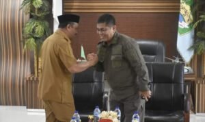 Penjabup Sherman Moridu saat menerima kunjungan kerja Kabinda Provinsi Gorontalo Khariul Amir (Foto: Arif)