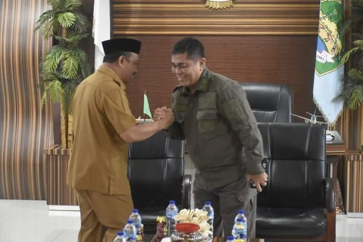 Penjabup Sherman Moridu saat menerima kunjungan kerja Kabinda Provinsi Gorontalo Khariul Amir (Foto: Arif)