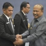 Penjabup Sherman Moridu bersama Pejabat eselon III Pemkab saat menghadiri pelatihan kepemimpinan administrasi,(Foto: Humas)