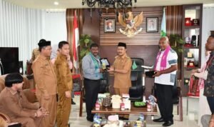 Penjabup Boalemo saat menerima kunjungan tim delegasi dari India dan Papua Nugini