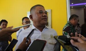 Ketua DPRD Pohuwato Nasir Giasi saat diwawancarai Wartawan