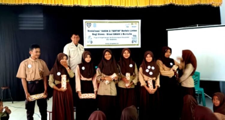Pelajar antusias ikuti sosialisasitertib berkendara yang digelar PGP dan Satlantas Polres Pohuwato