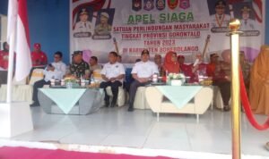 Anggota Komisi DPRD Provinsi Gorontalo Yuriko Kamaru Menghadiri Apel Siaga Jambore Linmas .