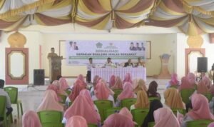 Penjabup Boalemo Sherman Moridu saat memberikan pembinaan bagi PPPK di lingkungan Pemkab Boalemo