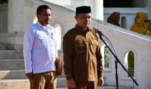 Penjabat Sekda Boalemo Supandra Nur saat memimpin apel awal bulan di lingkungan Pemkab Boalemo