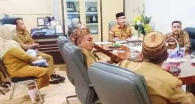 Sekretaris Daerah Suleman Lakoro pada rapat persiapan pelaksanaan kema bakti ceria