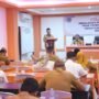 Penjabup Boalemo Sherman Moridu saat membuka pelatihan manajemen penanganan kasus pada perempuan dan anak