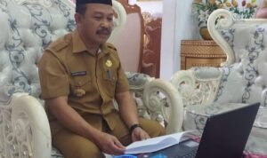 Penjabat Bupati Sherman Moridu pada rapat koordinasi dan evaluasi sektoral yang digagas oleh Bidang Perencanaan, Evaluasi dan Pelaporan Bapppeda yang bertempat di Hotel New Rahmat Kota Gorontalo melalui zoom metting