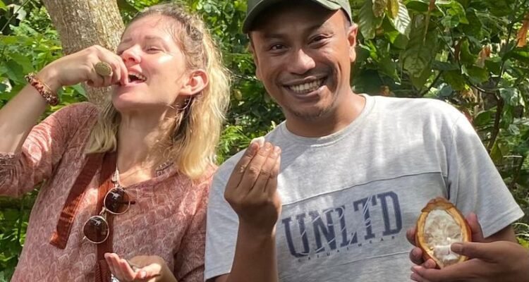 Abdullah Kadir Diko observasi potensi kakao di Kecamatan Taluditi