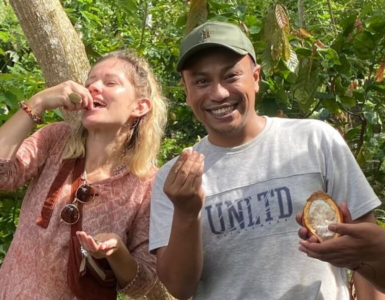 Abdullah Kadir Diko observasi potensi kakao di Kecamatan Taluditi