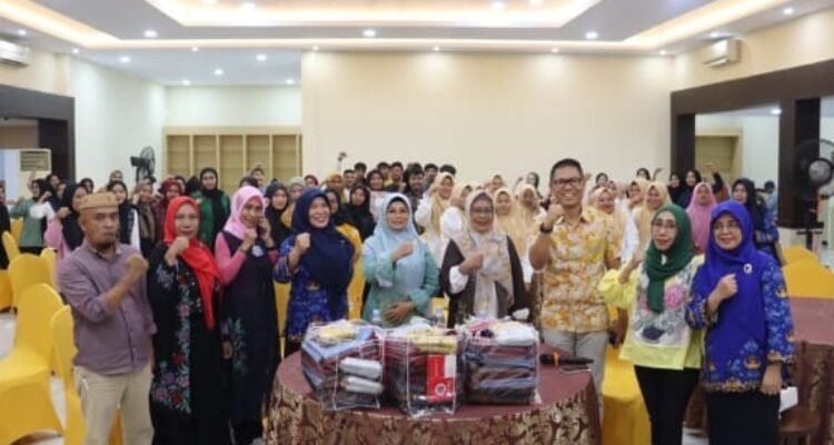 Ketua Dekranasda Provinsi Gorontalo Fima Agustina saat menghadiri kegiatan Penutupan Program Kecakapan Wirausaha (PKW), bertempat di Gallery UMKM Eks Kantor Bank Indonesia.