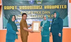 Penjabat Sekda Boalemo Supandra Nur saat membuka rapat koordinasi Kabupaten Kader PKK dan 10 Program Pokok PKK