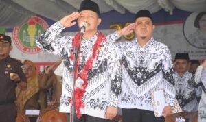 Penjabup Boalemo Sherman Moridu saat memimpin upacara Hari Guru Nasional