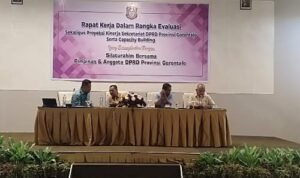 Rapat Kerja Seketariat DPRD Provinsi Gorontalo di Hotel Sultan Raja, Manado, Kamis (07/12/2023).