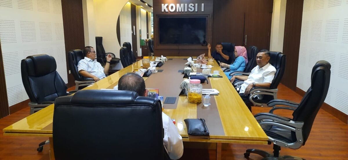 Rapat Komisi Terkait dengan Pembahasan Pembangunan Islamic Center