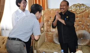Penjabup Boalemo Sherman Moridu menerima kunjungan Mr. S. Yazaki Tokyo Food jepang