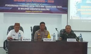 Penjabat Sekda Supandra Nur saat menghadiri rapat koordinasi lintas sektoral operasi lilin tahun 2023 dalam rangka pengamanan perayaan natal 2023 dan tahun baru 2024