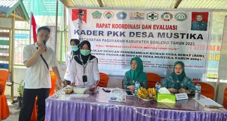 Rapat Koordinasi dan Evaluasi Kader PKK desa Mustika, kecamatan Paguyaman kabupaten Boalemo