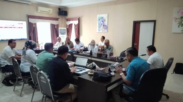 Rapat Bersama Komisi I Deprov Bersama Dinas Penanaman Modal Pelayanan Terpadu Satu Pintu (PM-PTSP), Biro Hukum Setda Provisi Gorontalo, Dan Dinas Kehutanan dan Lingkungan Hidup, Rabu (10/01/2024).