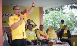 Orasi politik Ismail Abas dalam kampanye dialogis Partai Golkar di Kecamatan Paguat, Rabu, 24 Januari 2024