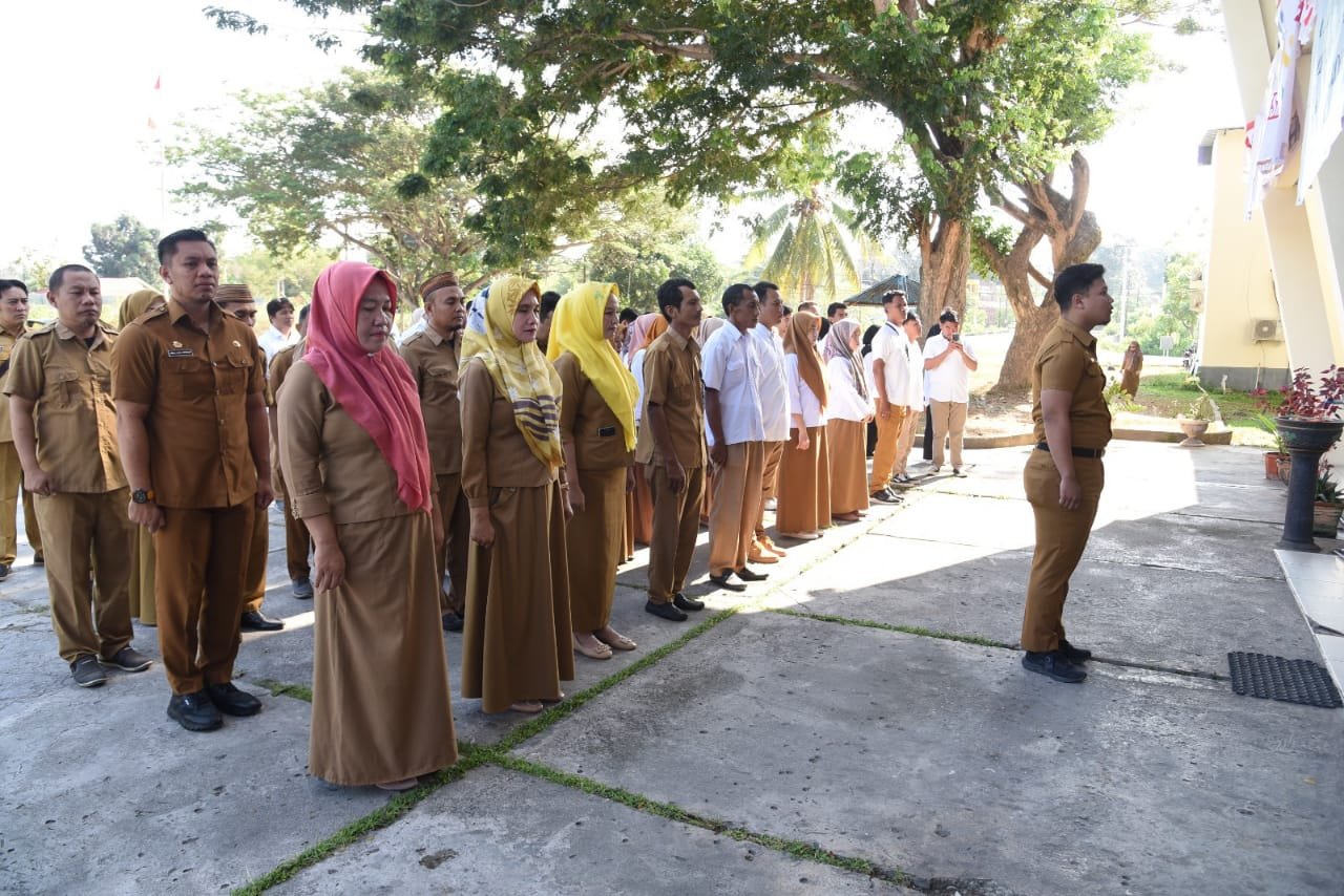 Suasana apel kerja di Dinas Kominfotik Provinsi Gorontalo.