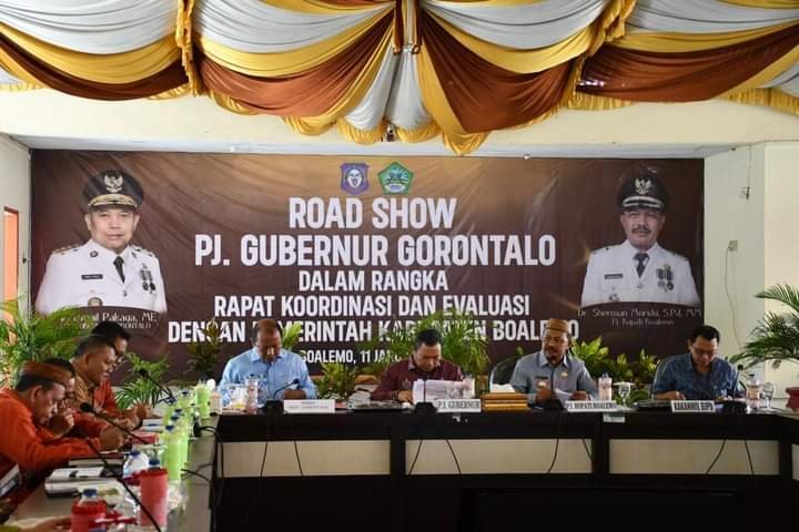 Pemerintah Provinsi Gorontalo menggelar rapat koordinasi dan evaluasi dengan jajaran Pemerintah Kabupaten Boalemo, bertempat di pendopo kantor Bupati, Kamis (11/1/24)