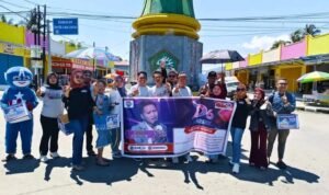 Musisi Seniman Gorontalo (MSG) saat melakukan penggalangan dana untuk Owan Boalemo