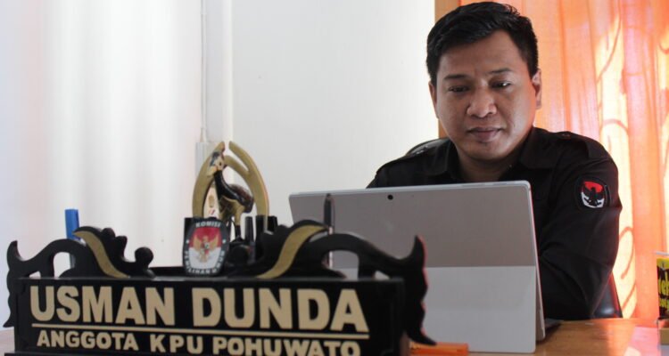 Komisioner KPU Pohuwato Usman Dunda