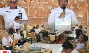 Penjabat Bupati kabupaten Boalemo, Sherman Moridu saat menerima kunjungan Badan Pemeriksa Keuangan perwakilan Provinsi Gorontalo