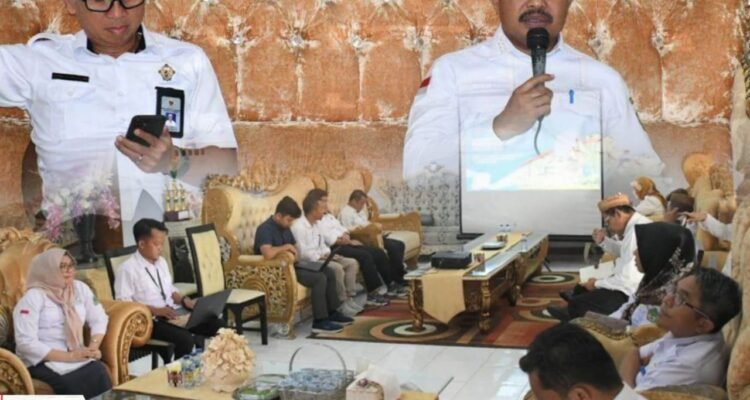 Penjabat Bupati kabupaten Boalemo, Sherman Moridu saat menerima kunjungan Badan Pemeriksa Keuangan perwakilan Provinsi Gorontalo