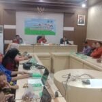 Penjabat Bupati kabupaten Boalemo Sherman Moridu saat memimpin rapat koordinasi kabupaten layak anak