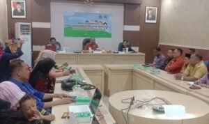 Penjabat Bupati kabupaten Boalemo Sherman Moridu saat memimpin rapat koordinasi kabupaten layak anak