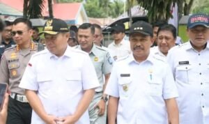 Penjabup Boalemo Sherman Moridu saat mendampingi Penjagub Gorontalo Ismail Pakaya menghadiri launching Samsat pembantu di kecamatan Wonosari