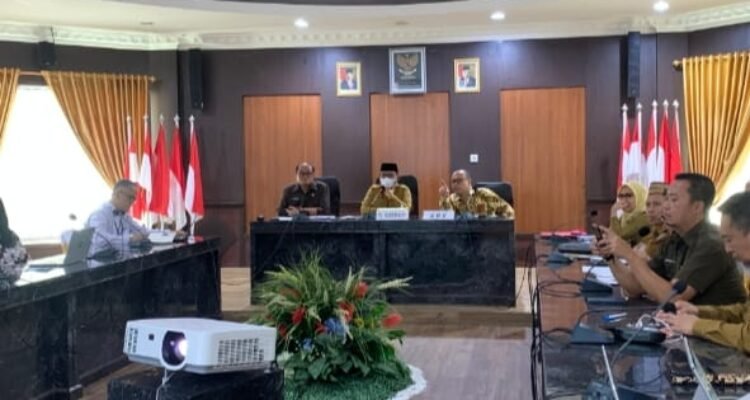 Komisi Pemberantasan Korupsi Republik Indonesia saat audiensi bersama jajaran Pemprov Gorontalo, di Ruang Huyula