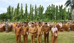 Penjabup Boalemo Sherman Moridu bersama ASN di lingkungan Pemkab Boalemo