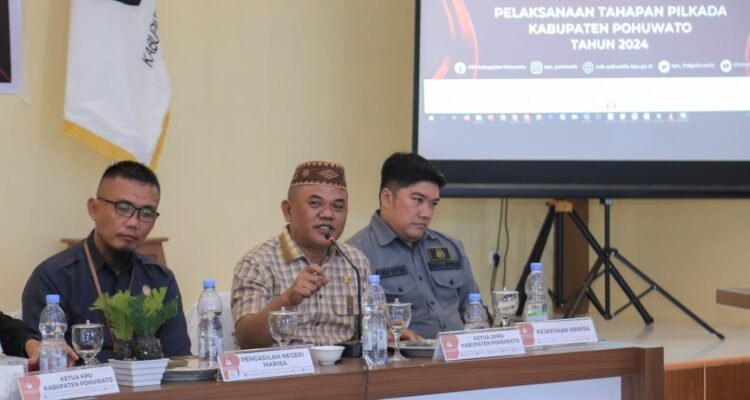 Ketua DPRD Pohuwato Nasir Giasi jadi pembicara pada rakor pelaksanaan pilkada yang digelar KPU Pohuwato (Foto Razak)