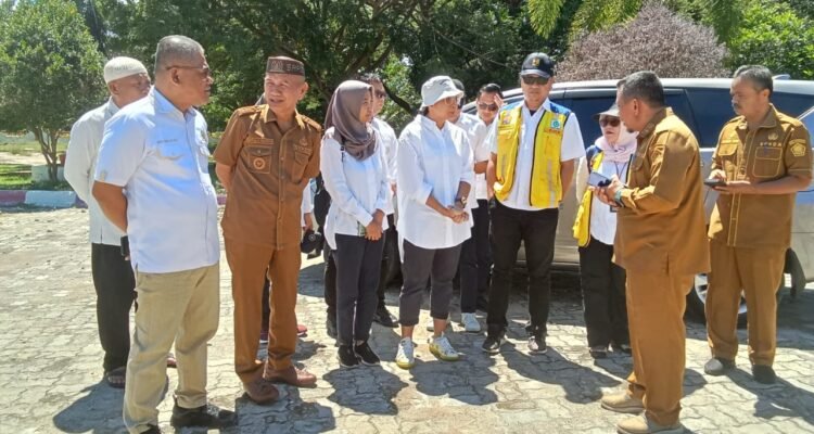 Bupati Pohuwato Saipul Mbuinga, Ketua DPRD Nasir Giasi, Sekretaris Daerah dan Kepala Dinas PU Pohuwato menerima kunjungan Kementrian PUPR