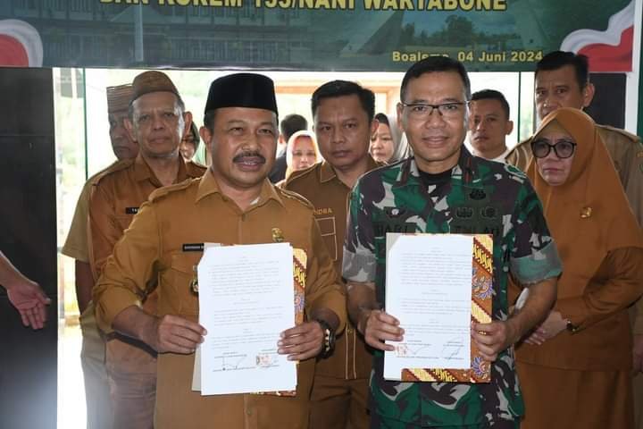 Penandatangan NPHD dilakukan oleh Pj Bupati Boalemo, Sherman Moridu dengan Danrem 133 Nani Wartabone Brigjen TNI Hari Pahlawantoro